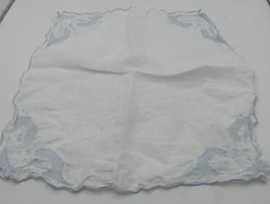 Pañuelo de Colección Blanco/Azul Bordado y Cosido en el Dobladillo Floral Esquinas 11x10" - Imagen 1 de 3