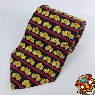 Museo Artefactos Nueva York Nueva York Taxi Cabina Negro Rojo Amarillo Seda Corbata Gran Manzana Foto 1 de 4