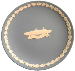 Wedgewood Commemorative Dish Queen Elizabeth 2 measuring 6.5" across - Picture 1 of 5