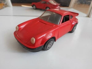 Guiloy Porsche 911 in Red on 1:24 - Picture 1 of 2