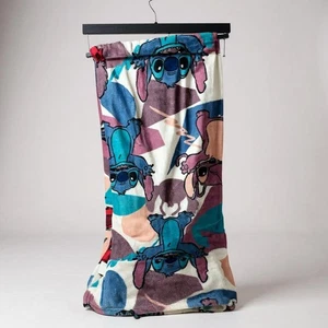 Disney Stitch, Engel und Leroy Plüsch Überwurf Decke 50 x 70 in weiß blau - Bild 1 von 4