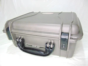 Guscio rigido in plastica militare/custodia per elettronica sensibile/fotocamere/droni ecc. - Foto 1 di 13