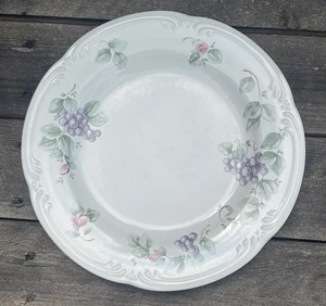 Vintage Pfaltzgraff Grapevine Pattern 10 1/4” Dinner Plate USA - Picture 1 of 5