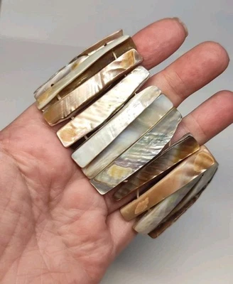 Large shell with mother-of-pearl Bracelet - Image 1 of 4