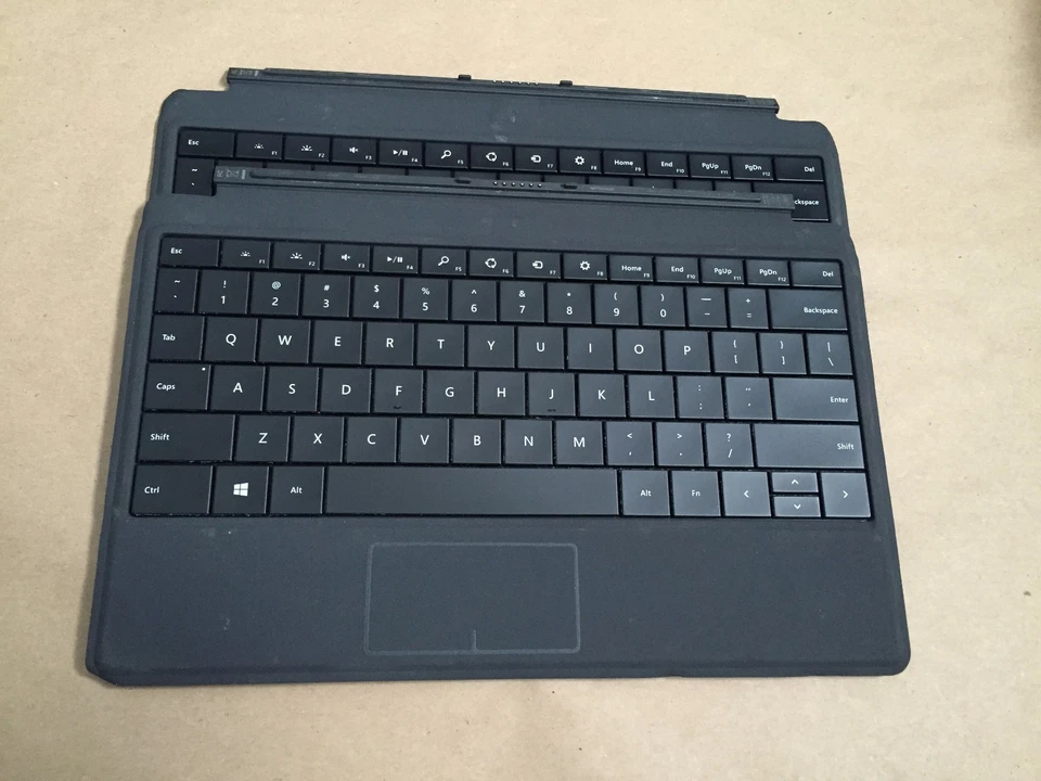 Microsoft поверхность типа чехол 2 с подсветкой на запчасти - черный - лот из 2 - Изображение 1 из 1