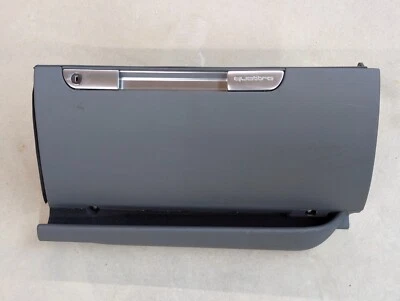 2000-2006 - Audi TT mk1 - Guantera Gris - 8N1 880 302 Foto 1 de 4