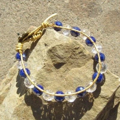 PULSERA CRISTAL AZUL CRISTALES CHECOS SOBRE CUERO CON CIERRE DE BOTÓN VINTAGE Foto 1 de 4