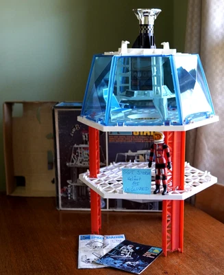 1966 Mattel майор Мэтт Мейсон космическая станция с коробкой + вставка -- новый!  РАБОТАЕТ! - Изображение 1 из 4