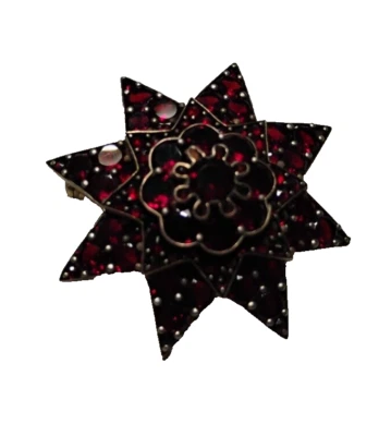 ANTIQUE VICTORIAN GOLD FILLED BOHEMIAN GARNET STAR BROOCH - Image 1 of 4