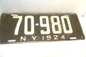 Antikes New York Nummernschild 1924 #70-980 - Bild 1 von 4