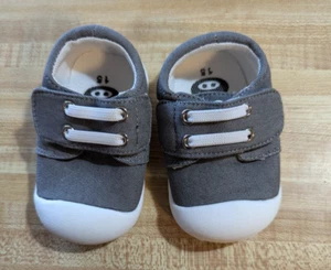 Unbranded Baby Boy Size 2 Gray Laceless Canvas Rubber Soled Sneakers - Picture 1 of 2