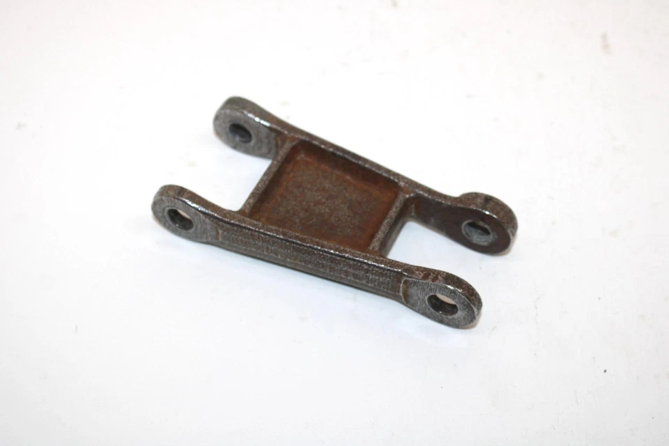 1986 年雅马哈 Phazer Oem 前避震臂 8V0-2382E-01-00 SY124 — 第 1/4 张图片