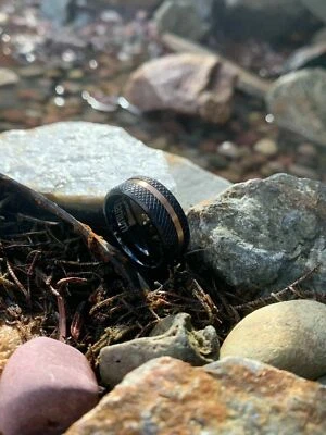 9 мм мужчин или женщин желобчатый с розовым золотом центр черный титан обручальное кольцо - Изображение 1 из 3