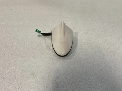 17-22 INFINITI Q60 ANTENA DE BARBATANA DE TUBARÃO MONTAGEM NO TETO FABRICANTE DE EQUIPAMENTO ORIGINAL #A0.34 - Imagem 1 de 3