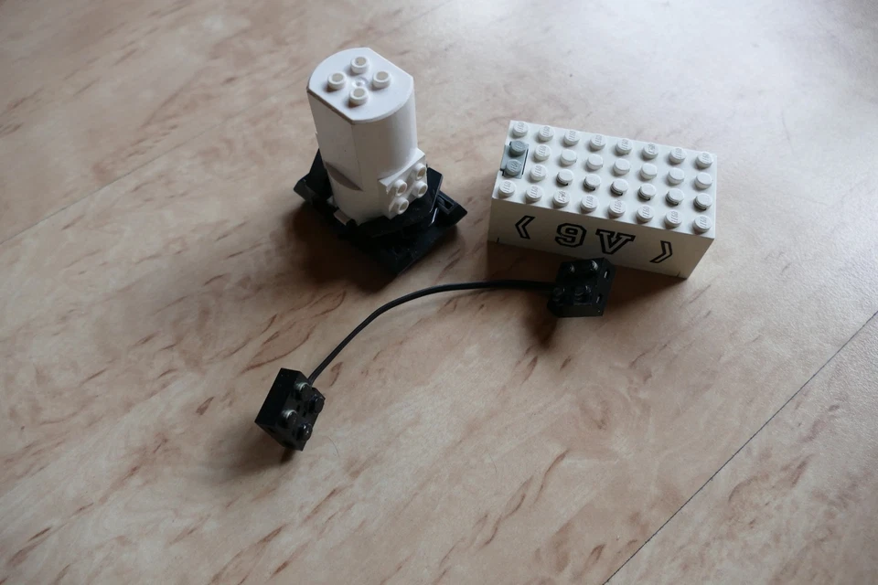 Lego Eisenbahn Monorail Motor + Kabel + Batteriekasten 9V - Bild 1 von 1