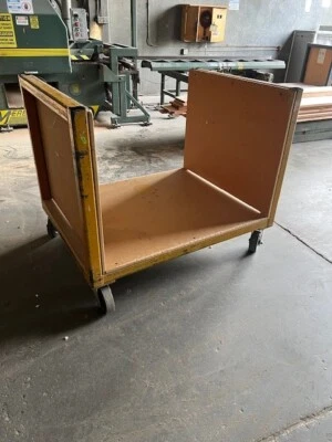 Carros rodantes de manejo de materiales de alta resistencia Foto 1 de 3