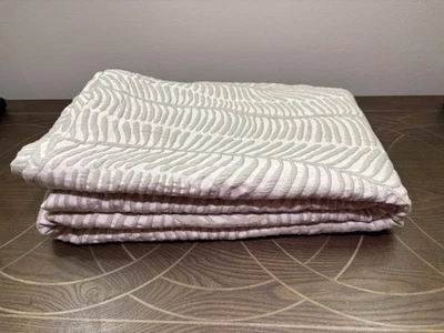 Cortina de ducha West Elm Trailing Fern Matelasse Foto 1 de 4