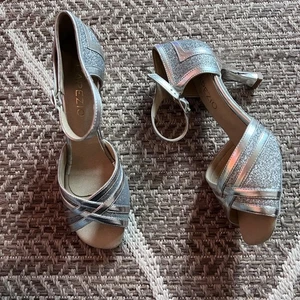 Scarpa da ballo Capezio Elisa 2,5" misura 8,5W - Foto 1 di 7