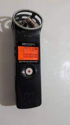 Zoom H1 Handy Portable Digital Recorder, 8GB Card - WORKING. No battery cap - Image 1 of 4