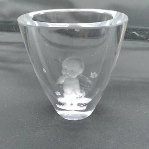 Kjellander Schweden Kristall Vase geätzt Säugling Baby Kleinkind Blumen Geburt Geschenk 3,5 - Bild 1 von 5