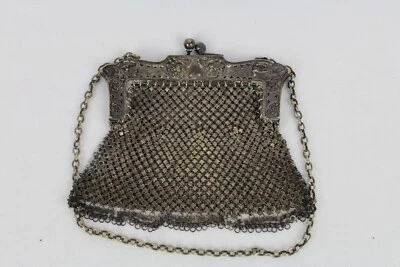 Cartera antigua con cadena de malla floral G. Flecos con solapa plateados Foto 1 de 4