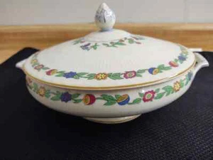 Vintage Myott, Son and Co. green leaf pattern #1791 casserole pot. - Picture 1 of 12