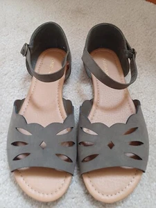 Andiamo Olive Green Flat Sandals Size 8.5 - Picture 1 of 7
