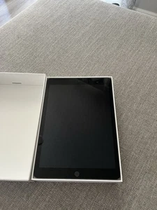 Apple iPad 9th Generation 64GB - Afbeelding 1 van 5