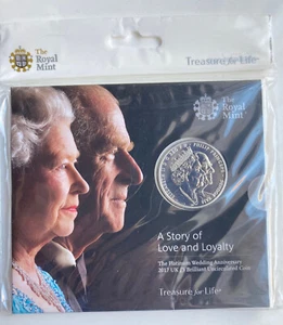 THE ROYAL MINT "A STORY OF LOVE AND LOYALTY" £5 COIN (2017) - Picture 1 of 3