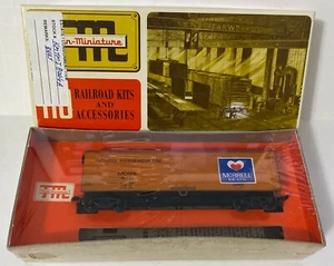 Train Miniature HO Scale #8066 Morrell Meats Dbl. Sheathed Reefer - Picture 1 of 3