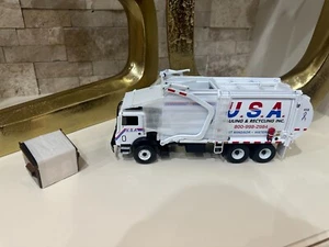 First Gear Garbage Truck 1/34 - USA Waste - Picture 1 of 1