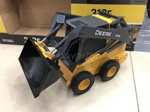 ERTL 1/16 Scale JOHN DEERE 318E SKID STEER LOADER Diecast Model Toy Gift - Picture 1 of 5