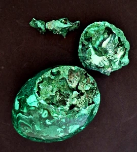 Malachite Egg BROKEN - damaged 3.5" Long 2.5" Wide 1 lb 4.5 oz weight 581 g READ - Picture 1 of 16