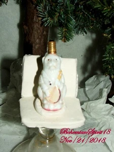 ANTIQUE 1930's MILK GLASS BEAR WITH MANDOLIN CHRISTMAS TREE LIGHT BULB UNTESTED - Picture 1 of 6