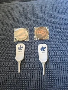 Set of 2 Winnekta Golf Club Opening Day Bronze Coin + Plastic Divot Tool-NEW - Picture 1 of 1