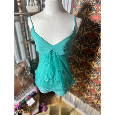 Blusa Charlotte Russe verde renda cami top alça espaguete sem mangas melhor para M - Imagem 1 de 3