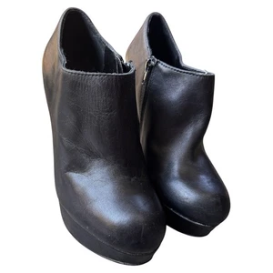 Steve Madden Black Leather Platform High Heel Ankle Booties Women's size 7.5M - Picture 1 of 3