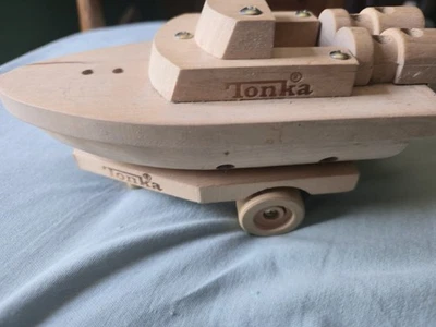 Barco y remolque de madera Tonka Foto 1 de 4