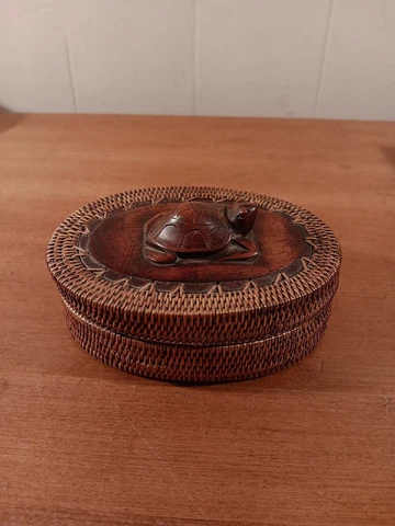 Vintage Indonesia Lombok Wood Rattan Carved Turtle Lidded Basket Trinket Box 5" Cover