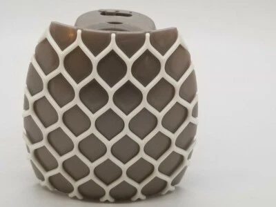 YANKEE CANDLE SCENTPLUG DIFFUSER White Lattice Trails on Gray NEW with TAGS - Image 1 of 4