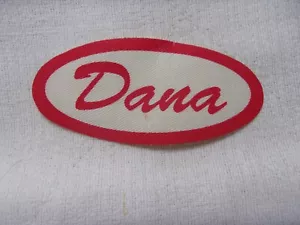 DANA GEBRAUCHT KOMPLETT SIEBDRUCK AUFNÄHEN NAME PATCH ETIKETTEN OVAL ROT AUF WEISS - Bild 1 von 2