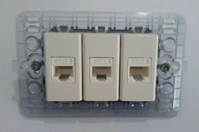3 presa di rete dati rj45 cat6 bticino matix bianco con supporto e viti - Immagine 1 di 4