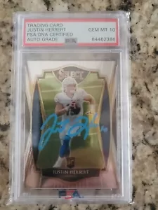 Justin Herbertš„2020 Panini Select #144 Signed Auto Rookie Card (RC) PSA 10 Mint - Picture 1 of 2