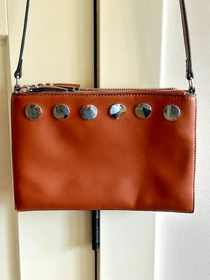 Bolsa tiracolo French Connection TRIPLE COMPARTIMENT - Marrom - Imagem 1 de 4