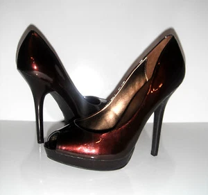 Neu im Karton Fergie Holly Damen-Pump Peeptoe dunkelbraun Plateau eleganter Schuh Größe 8M - Bild 1 von 1