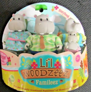 Li'l Woodzeez Familieez Riverdipper Nilpferd Familie - Märchenbuch enthalten - Neu - Bild 1 von 2