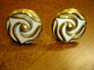 Antique Salvage Pair Brass Single Knobs Swirl Pattern ~ brass w/white     #1070A - Picture 1 of 2