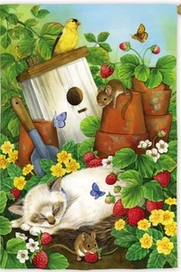 NEW LARGE EVERGREEN FLAG STRAWBERRY PATCH 29 x 43 SIAMESE CAT, MICE, GOLDFINCH - Picture 1 of 1