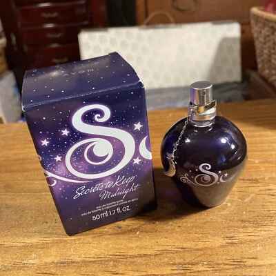Eau de Toilette Spray Avon Secrets To Keep Midnight Foto 1 de 4