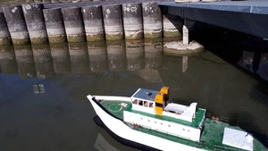 RC Boot Forschungsschiff  2 600 Motoren fahrfertig ohne Regler Funke Akku Lader - Bild 1 von 10